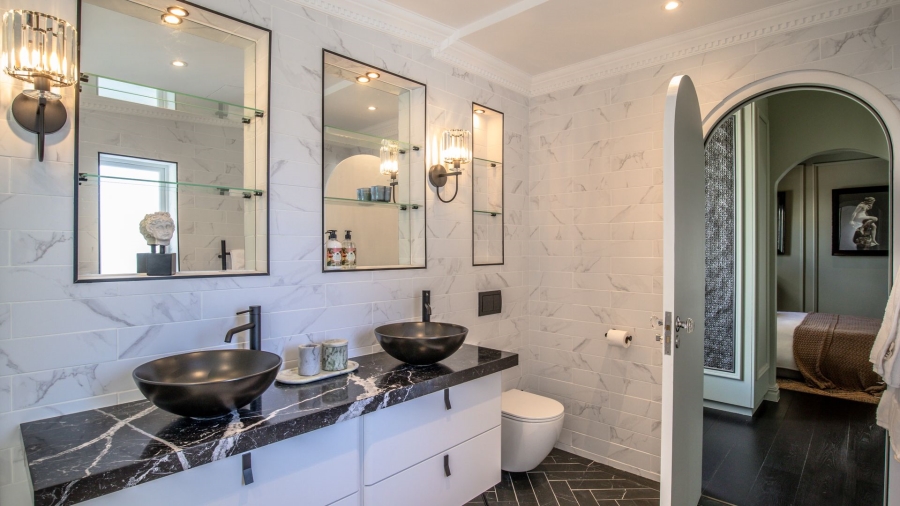 To Let 5 Bedroom Property for Rent in Three Anchor Bay Western Cape